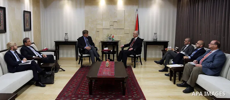 Palestinian Prime Minister Rami Hamdallah meets with World Bank representative in Palestine Sting Jensen in the West Bank city of Ramallah on April 04, 2016. Photo by Prime Minister Office