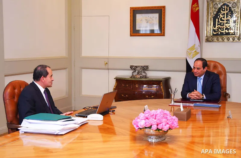 Egyptian President Abdel Fattah al-Sisi meets with Issam Fayed Minister of Agriculture in Cairo, Egypt, on April 04, 2016. Photo by Egyptian President Office