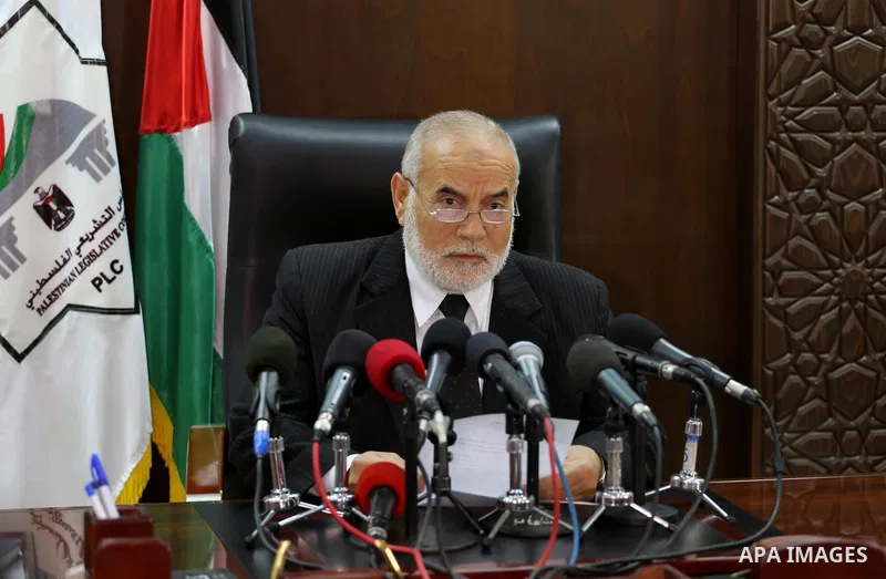 Deputy of the Legislative Council, Ahmed Bahar, speaks during a press conference, in Gaza city, on April 5, 2016. Photo by Mohammed Asad