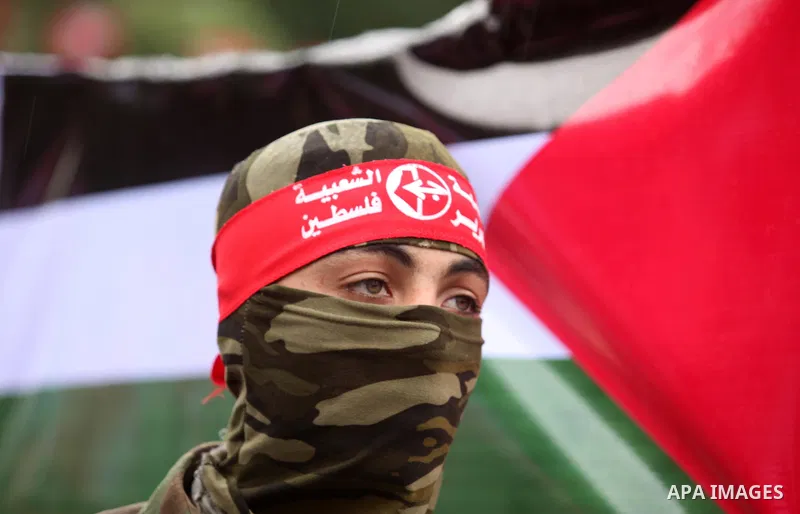 Supporters of the Popular Front for the Liberation of Palestine (PFLP) take part in a protest against the policies of Palestinian President Mahmoud Abbas, in Gaza City April 12, 2016. Photo by Ashraf Amra