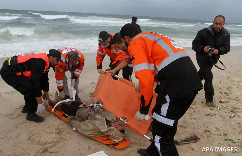 Hamas marine security show their skills during a naval exercise at the coast of the Mediterranean in Rafah in the sourthern Gaza strip on April 12, 2016. Photo by Abed Rahim Khatib