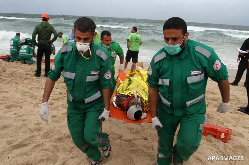Hamas marine security show their skills during a naval exercise at the coast of the Mediterranean in Rafah in the sourthern Gaza strip on April 12, 2016. Photo by Abed Rahim Khatib