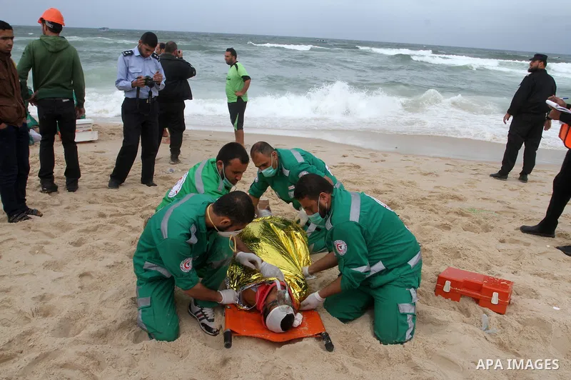 Hamas marine security show their skills during a naval exercise at the coast of the Mediterranean in Rafah in the sourthern Gaza strip on April 12, 2016. Photo by Abed Rahim Khatib