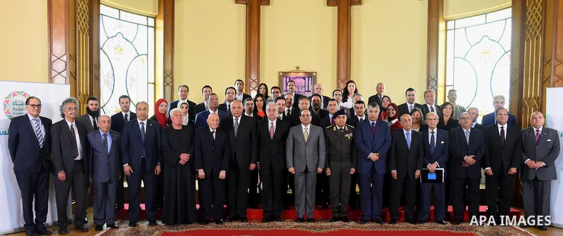 Egyptian President Abdel Fattah al-Sisi meets with representatives of Egyptian society in Cairo, Egypt, on April 13, 2016. Photo by Egyptian President Office