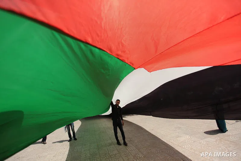 Palestinian supporters of al-Ahrar party take part a protest demanding release the prisoners in Israeli jails, in Gaza city, on April 16, 2016. Photo by Ashraf Amra