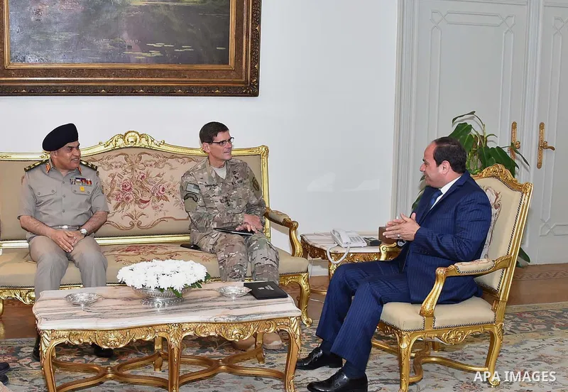 Egyptian President Abdel Fattah al-Sisi, meets with US Central Command, in Cairo, Egypt, on April 16, 2016. Photo by Egyptian President Office
