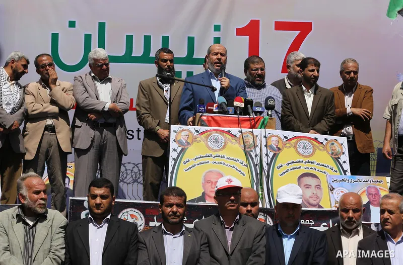 Palestinians take part during a rally marking Palestinian Prisoner Day in Gaza City on April 17, 2016. Photo by Mohammed Asad