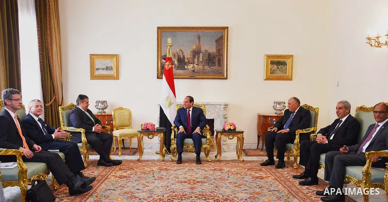 Egyptian President Abdel Fattah al-Sisi meets with German economy minister Sigmar Gabriel in the presidential palace of Cairo, Egypt, on April 17, 2016. Along with a business delegation, Gabriel is visiting Egypt and Mor...