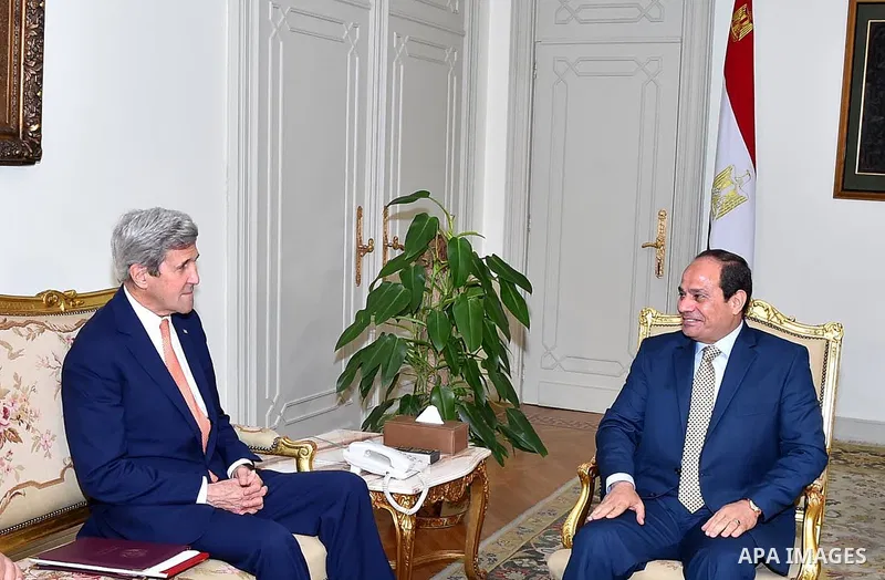 Egyptian President Abdel Fattah al-Sisi meets with US Secretary of State John Kerry at the Presidential palace in Cairo on April 20, 2016. Photo by Egyptian President Office