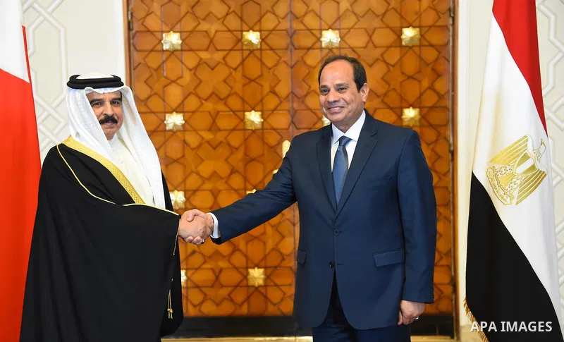 A handout picture released by the Egyptian Presidency on April 26, 2016 shows Egyptian President Abdel Fattah al-Sisi meets with Bahrain's King Hamad bin Issa al-Khalifa in the capital Cairo. Photo by Egyptian President...