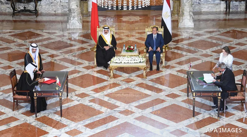 A handout picture released by the Egyptian Presidency on April 26, 2016 shows Egyptian President Abdel Fattah al-Sisi meets with Bahrain's King Hamad bin Issa al-Khalifa in the capital Cairo. Photo by Egyptian President...