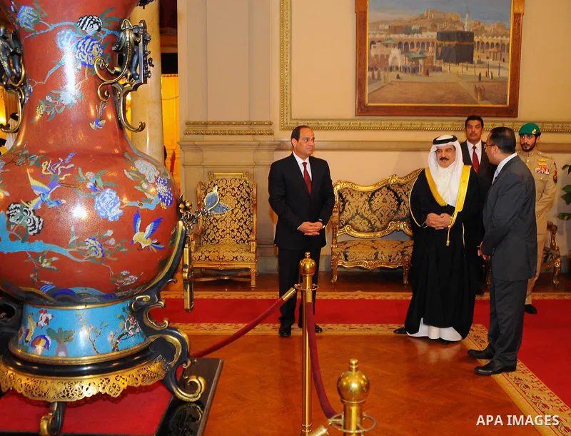 Egyptian President Abdel Fattah al-Sisi with Bahrain's King Hamad bin Issa al-Khalifa visit the Abdeen Palace in Cairo, Egypt, on April 27, 2016. Photo by Egyptian President Office