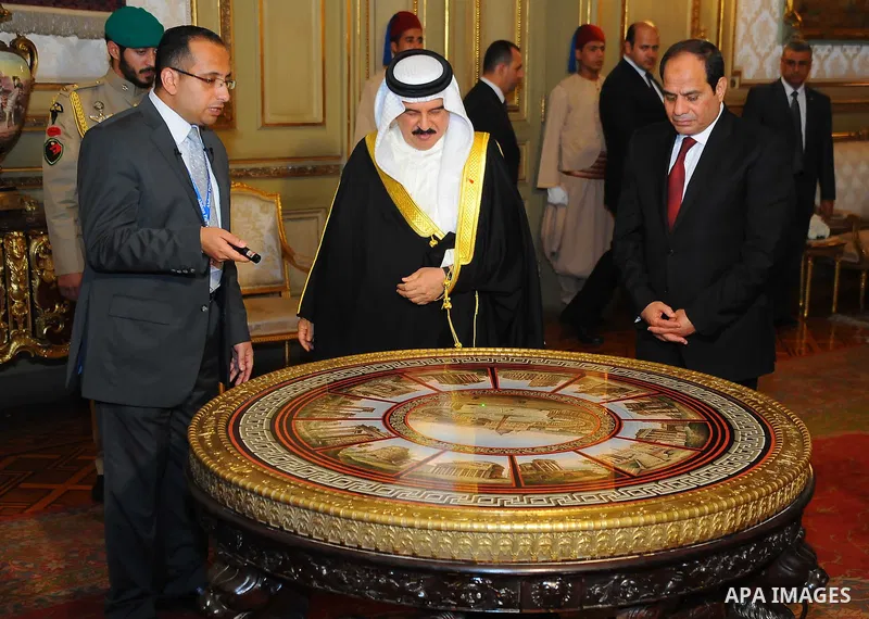 Egyptian President Abdel Fattah al-Sisi with Bahrain's King Hamad bin Issa al-Khalifa visit the Abdeen Palace in Cairo, Egypt, on April 27, 2016. Photo by Egyptian President Office