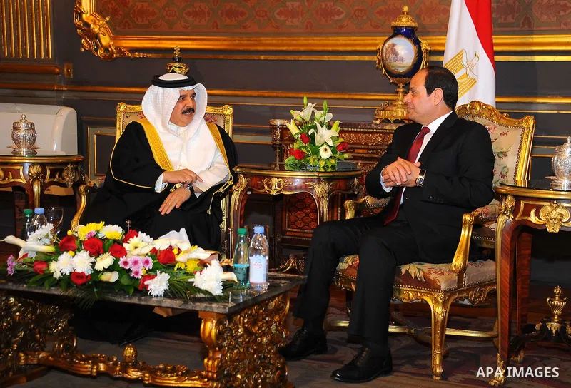 Egyptian President Abdel Fattah al-Sisi with Bahrain's King Hamad bin Issa al-Khalifa visit the Abdeen Palace in Cairo, Egypt, on April 27, 2016. Photo by Egyptian President Office