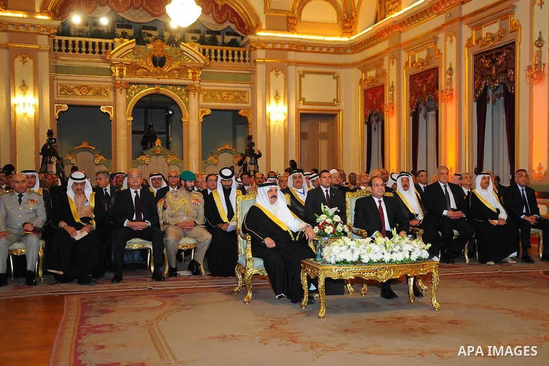 Egyptian President Abdel Fattah al-Sisi with Bahrain's King Hamad bin Issa al-Khalifa visit the Abdeen Palace in Cairo, Egypt, on April 27, 2016. Photo by Egyptian President Office