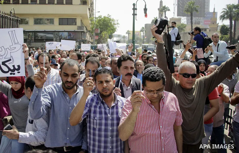 Egyptian Journalists take part during a protest against the restriction of press freedom and to demand the release of detained journalists, in Cairo, Egypt, on April 28, 2016. Photo by Amr Sayed