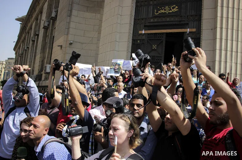 Egyptian Journalists take part during a protest against the restriction of press freedom and to demand the release of detained journalists, in Cairo, Egypt, on April 28, 2016. Photo by Amr Sayed