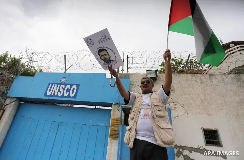 Palestinians take part in a protest demanding release the prisoners in Israeli jails, in front of the headquarter United Nation "UNSCO" in Gaza City, on May 3, 2016. Photo by Mohammed Asad