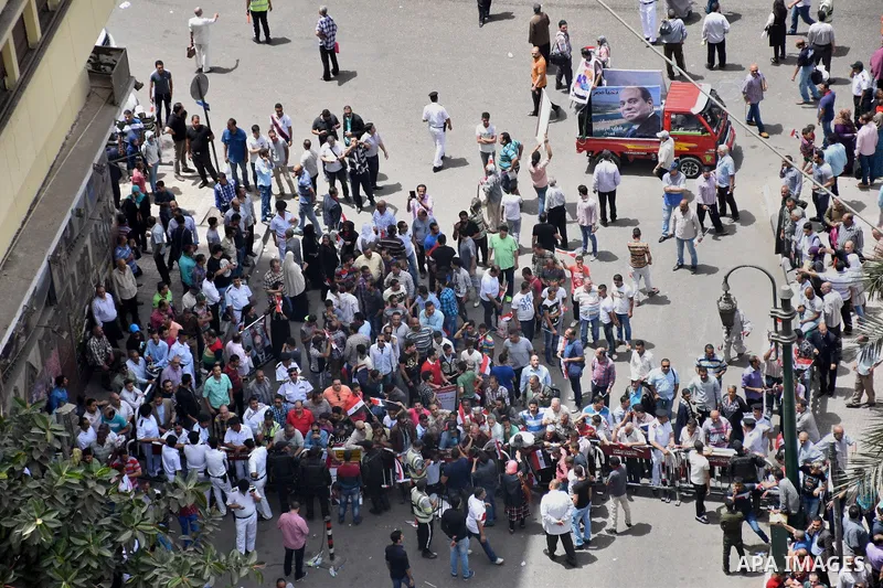 Egyptian Journalists take part during a protest against the arrests of fellow journalists in the capital Cairo on May 4, 2016. Photo by Amr Sayed