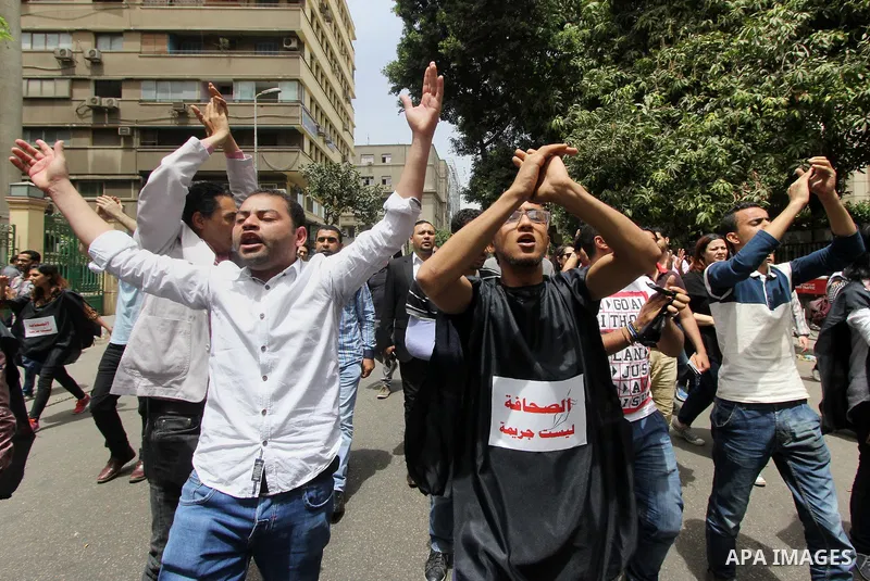 Egyptian Journalists take part during a protest against the arrests of fellow journalists in the capital Cairo on May 4, 2016. Photo by Amr Sayed
