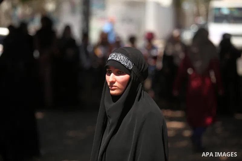 Palestinian supporters of the Islamist party Hizb Ut-Tahrir take part in a rally to mark the 95th anniversary of the overthrow of the Islamic Caliphate, in Gaza city on May 5, 2016. Photo by Ashraf Amra
