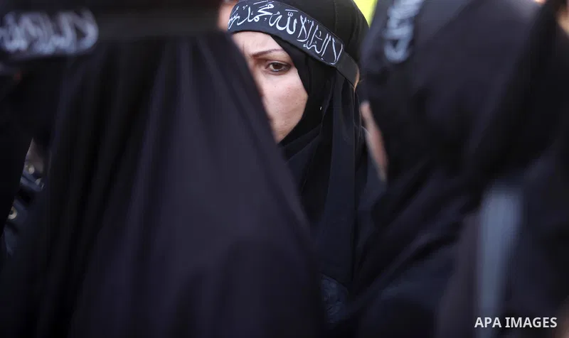 Palestinian supporters of the Islamist party Hizb Ut-Tahrir take part in a rally to mark the 95th anniversary of the overthrow of the Islamic Caliphate, in Gaza city on May 5, 2016. Photo by Ashraf Amra