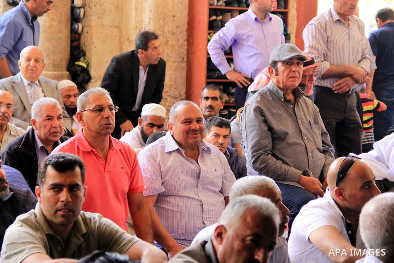 Palestinian Muslim worshipers attend Friday prayers inside al-Aqsa mosque, Islam's third holiest site, in Jerusalem's Old city on May 06, 2016. Photo by Mahfouz Abu Turk