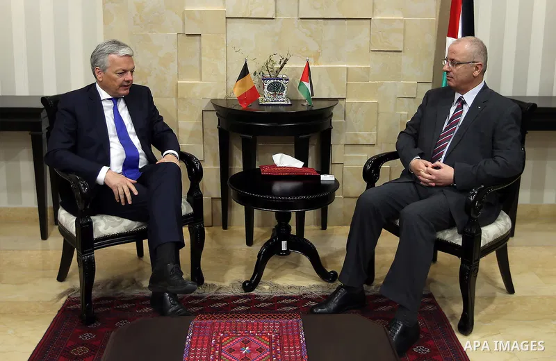 Palestinian Prime Minister Rami Hamdallah, meets with deputy Prime Minister and Minister of Foreign Affairs of Belgium Didier Reynders, in the West bank city of Ramallah, on May 8, 2016. Photo by Prime Minister Office