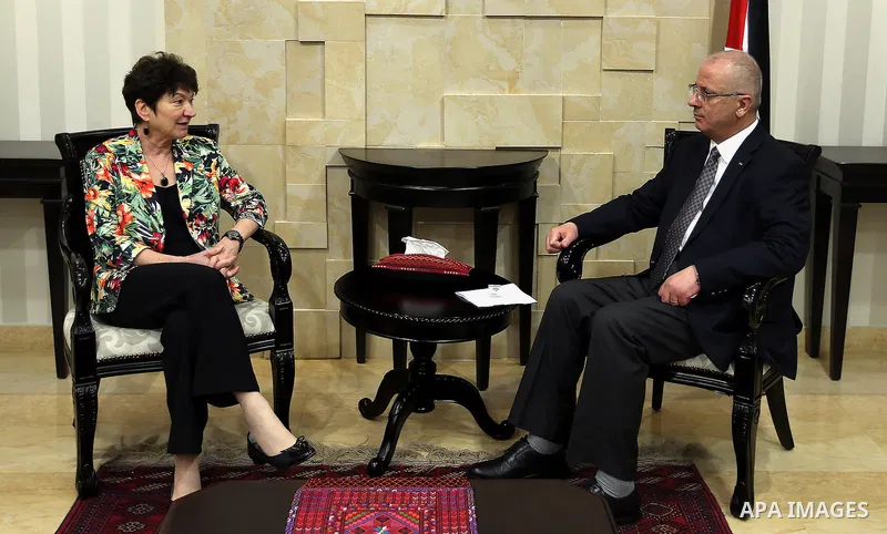 Palestinian Prime Minister, Rami Hamdallah, meets with a delegation from the European Bank, in the West Bank city of Ramallah, on May 23, 2016. Photo by Prime Minister Office