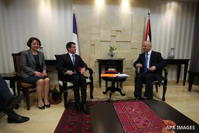 Palestinian prime minister Rami Hamdallah meets with French Prime Minister Manuel Valls in the West Bank city of Ramallah, on May 24, 2016. Palestinian prime minister Rami Hamdallah dismissed an Israeli proposal for dire...