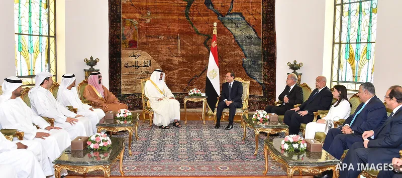 Egyptian President Abdel Fattah al-Sisi meets with Crown Prince of Abu Dhabi Sheikh Mohammed bin Zayed al-Nahyan in Cairo, Egypt, on May 25, 2016. Photo by Egyptian President Office