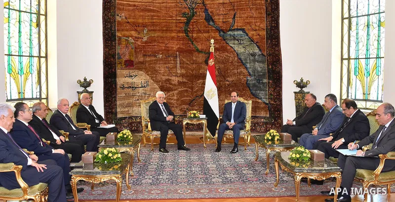 Egyptian President Abdel-Fattah El-Sisi meets Palestinian President, Mahmoud Abbas, in Cairo, Egypt on May 28, 2016. Photo by Egyptian President Office