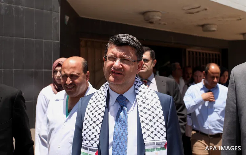 Turkish Consul, Mustafa Sarnic with Gerald Rockenschaub, Head of the WHO office in the occupied Palestinian territories visit al-Shifa hospital in Gaza City, on May 30, 2016. Photo by Ashraf Amra