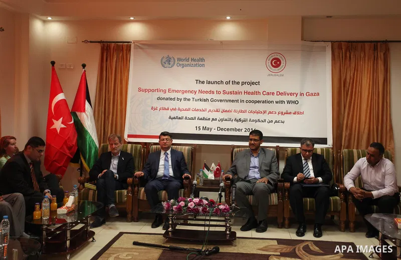 Turkish Consul, Mustafa Sarnic with Gerald Rockenschaub, Head of the WHO office in the occupied Palestinian territories visit al-Shifa hospital in Gaza City, on May 30, 2016. Photo by Ashraf Amra