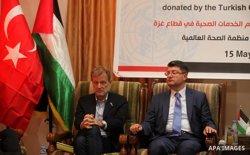Turkish Consul, Mustafa Sarnic with Gerald Rockenschaub, Head of the WHO office in the occupied Palestinian territories visit al-Shifa hospital in Gaza City, on May 30, 2016. Photo by Ashraf Amra