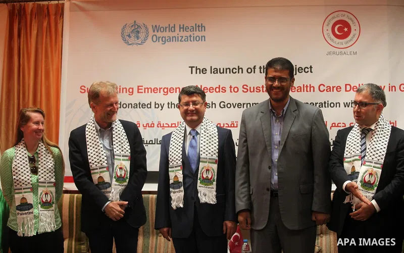 Turkish Consul, Mustafa Sarnic with Gerald Rockenschaub, Head of the WHO office in the occupied Palestinian territories visit al-Shifa hospital in Gaza City, on May 30, 2016. Photo by Ashraf Amra