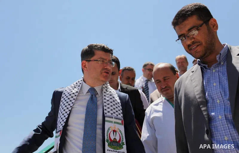 Turkish Consul, Mustafa Sarnic with Gerald Rockenschaub, Head of the WHO office in the occupied Palestinian territories visit al-Shifa hospital in Gaza City, on May 30, 2016. Photo by Ashraf Amra