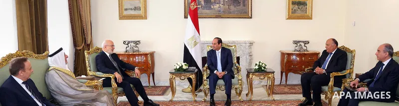 Egyptian President Abdel Fattah al-Sisi meets with Iraqi Foreign Minister, Ibrahim al-Jaafari, in the capital Cairo on June 4, 2016. Photo by Egyptian President Office