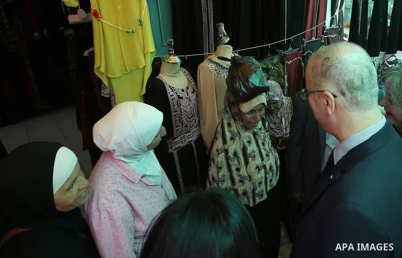 Palestinian Prime Minister, Rami Hamdallah, visits the old market in the West Bank city of Bethlehem, on June 26, 2016. Photo by Prime Minister Office