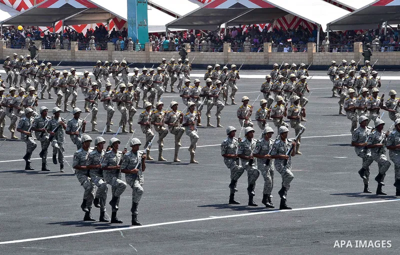 Egyptian forces demonstrate their skills during a military academy graduation ceremony in the capital, Cairo, on July 12, 2016. Photo by Egyptian President Office