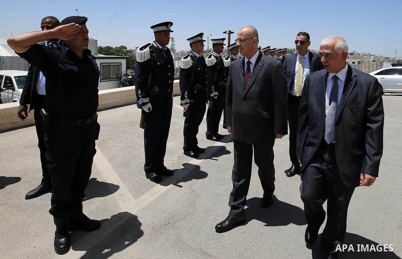 Palestinian Prime Minister, Rami Hamdallah, chairs a security meeting, in the West Bank city of Hebron, on July 13, 2016. Photo by Prime Minister Office