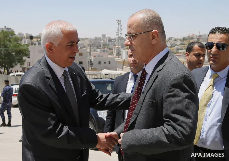 Palestinian Prime Minister, Rami Hamdallah, chairs a security meeting, in the West Bank city of Hebron, on July 13, 2016. Photo by Prime Minister Office