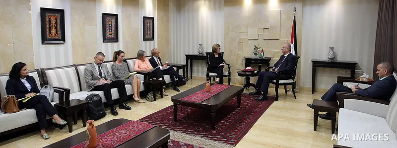 Palestinian Prime Minister, Rami Hamadallah, meets with mission of International Fund, in the West Bank city of Ramallah, on July 17, 2016. Photo by Prime Minister Office
