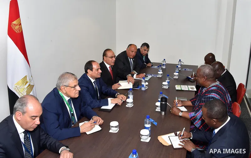 Egyptian President Abdel Fattah al-Sisi meets with Ghana President John Mahama, in Kigali, Rwanda, on July 17, 2016. Photo by Egyptian President Office