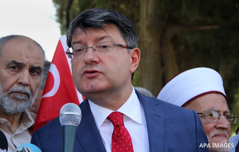 Turkish Consul, Mustafa Sarnic, take part in a protest against the military coup attempt in Turkey, in front of the Turkish consulate in east Jerusalem on July 18, 2016. Photo by Mahfouz Abu Turk