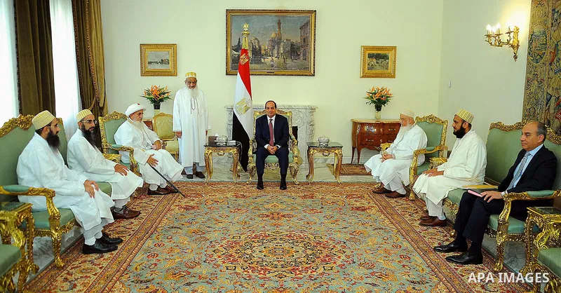 Egyptian President Abdel Fattah al-Sisi meets with, Sultan of Bohra community of India, in Cairo, on July 19, 2016. Photo by Egyptian President Office