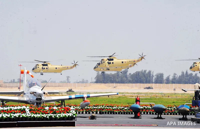 Egyptian air force planes perform during the graduation of 83 aviation and military science at the Air Force Academy in Cairo, Egypt July 20, 2016. Photo by Egyptian President Office