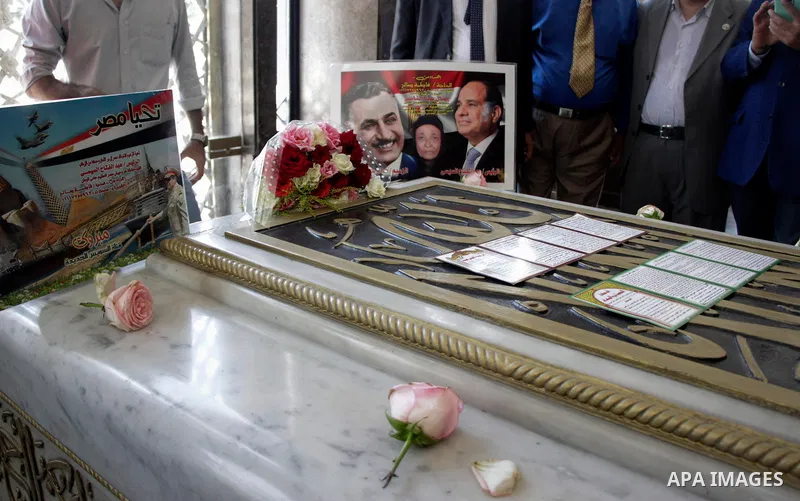 Egyptians visit the grave of former Egyptian President Gamal Abdel Nasser, on the occasion of the 64th anniversary of July 23 revolution, in Cairo, on July 23, 2016. Photo by Amr Sayed