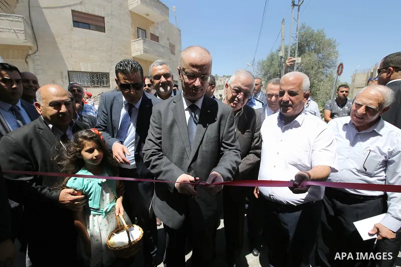 Palestinian Prime Minister, Rami Hamadallah, Inaugurates Construction work in Beit Jala Cooperative housing project, in the West Bank city of Beit Jala, on July 24, 2016. Photo by Prime Minister Office