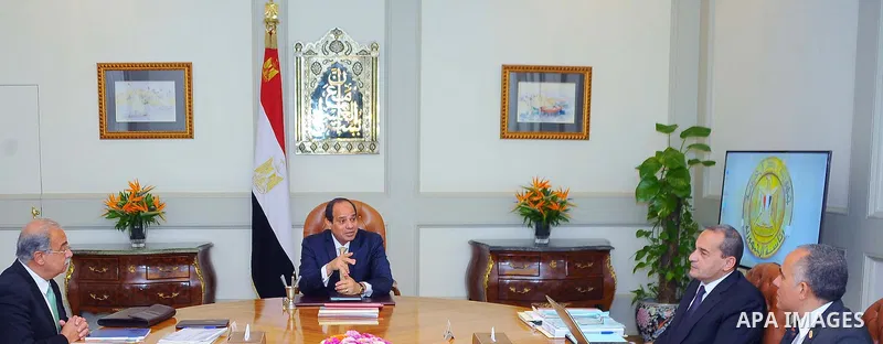 Egyptian President Abdel Fattah al-Sisi meets with Prime Minister and the Ministers of Agriculture and Irrigation, in Cairo, Egypt, on July 30, 2016. Photo by Egyptian President Office